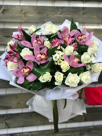 Букет цветов из: Розы и Хризантемы в Александровское