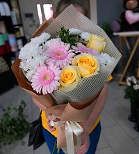 Букет цветов из:  Герберы, Розы и Хризантемы в Александровское